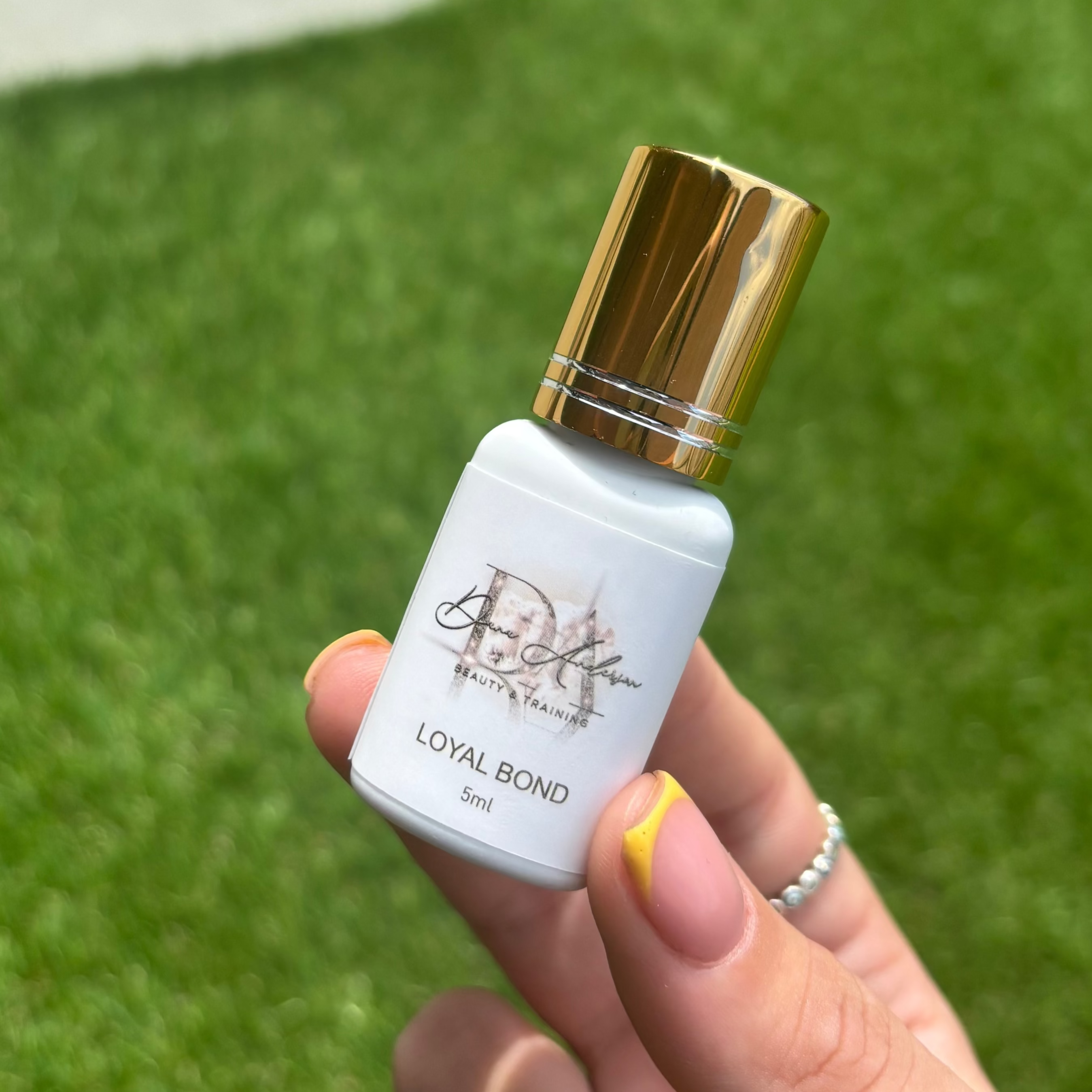 Loyal Bond Lash Adhesive