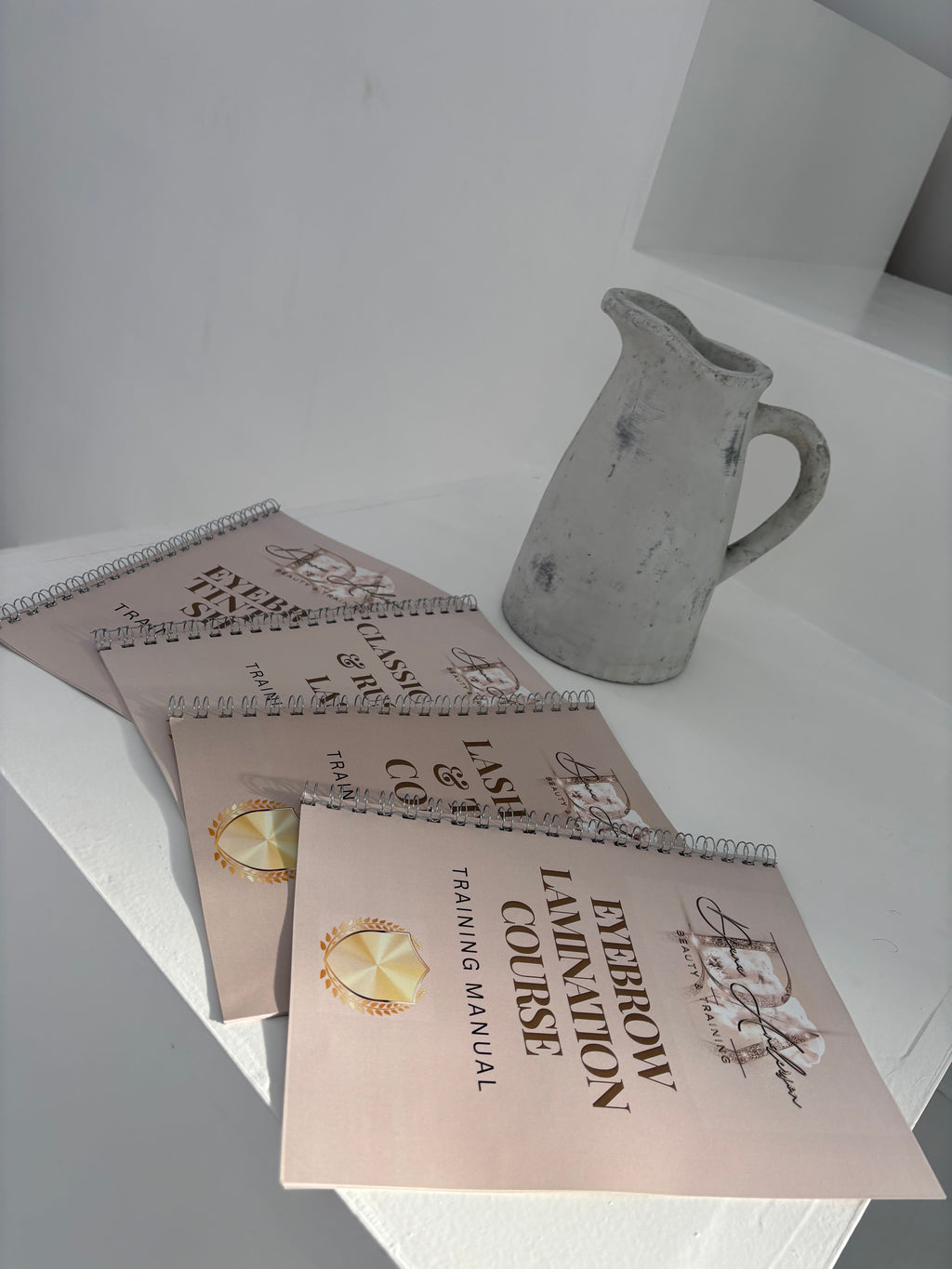 Eyebrow Shape & Tint Course